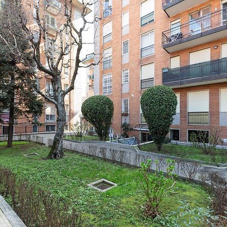 Dergano Comfy Apartment - 250 M Far From M3 Milan Exterior photo