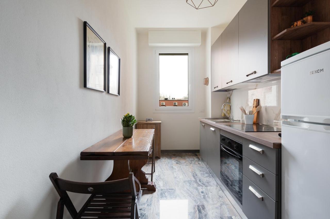Dergano Comfy Apartment - 250 M Far From M3 Milan Exterior photo